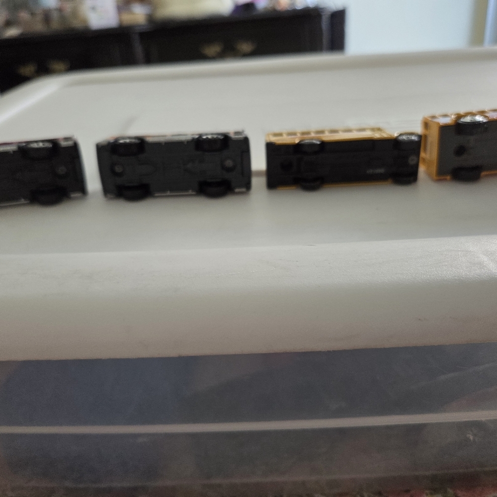 Matchbox Bus Lot - Picture 8 of 8